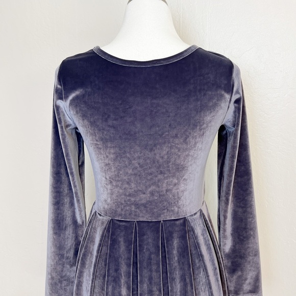 ✖️SOLD✖️•ARIZIA Talula• Lambeth Velvet Skater Dress - Picture 8 of 12